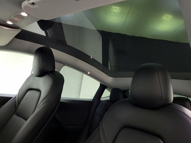 Photo of 2022 Gray Tesla Model Y