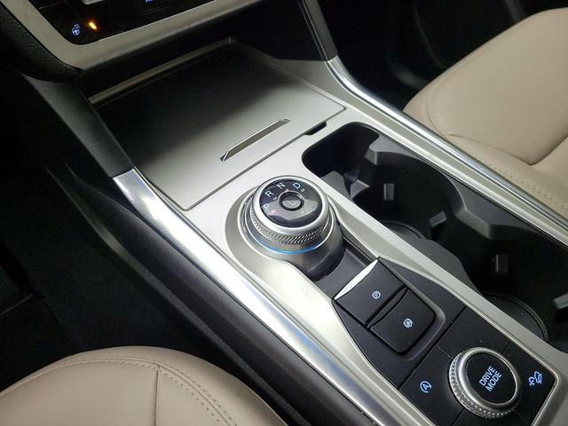 Photo of 2023 Green Ford Explorer