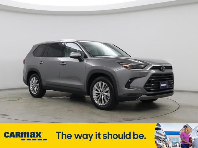 Photo of 2025 Gray Toyota Grand Highlander