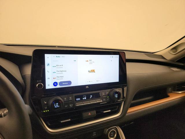 Photo of 2025 Gray Toyota Grand Highlander