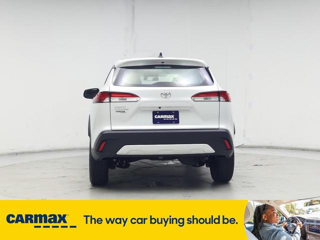 Photo of 2025 White Toyota Corolla Cross