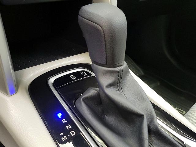 Photo of 2025 White Toyota Corolla Cross