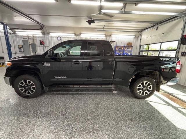 Photo of 2016 Black Toyota Tundra