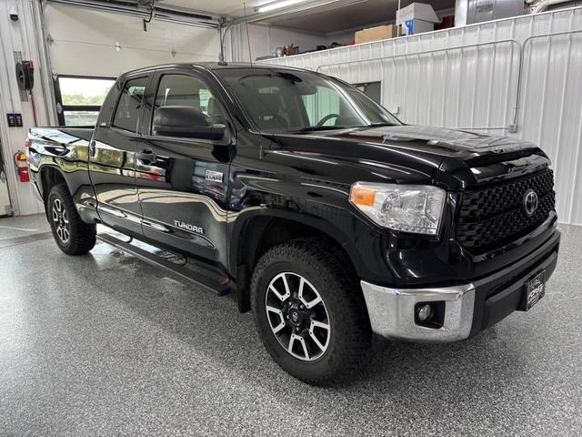 Photo of 2016 Black Toyota Tundra
