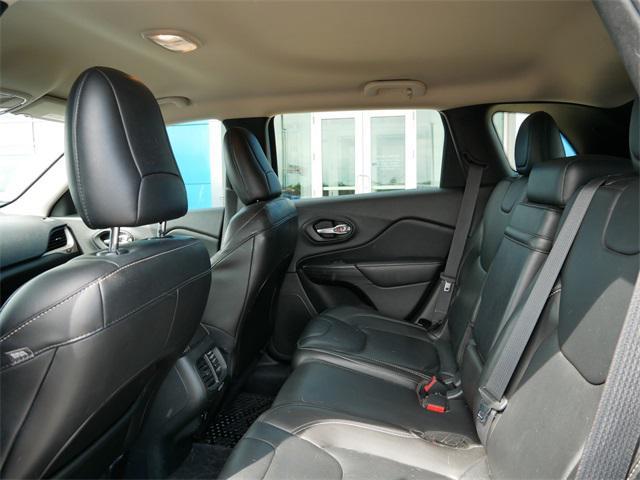 Photo of 2015 Bright White Clearcoat Jeep Cherokee