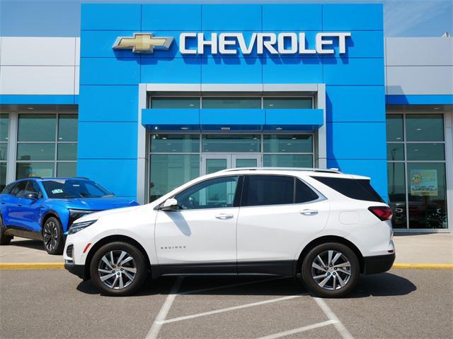 Photo of 2022 Iridescent Pearl Tricoat Chevrolet Equinox