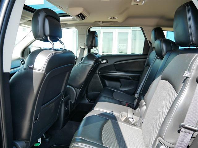 Photo of 2016 Pitch Black Clearcoat Dodge Journey