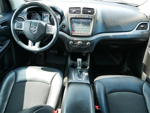 Photo of 2016 Pitch Black Clearcoat Dodge Journey