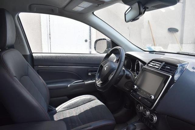 Photo of 2023 Alloy Silver Metallic Mitsubishi Outlander Sport