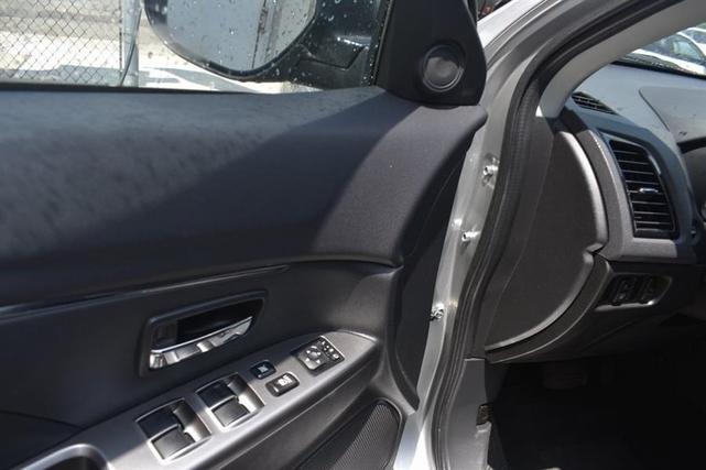 Photo of 2023 Alloy Silver Metallic Mitsubishi Outlander Sport