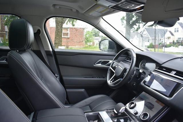 Photo of 2022 Fuji White Land Rover Range Rover Velar