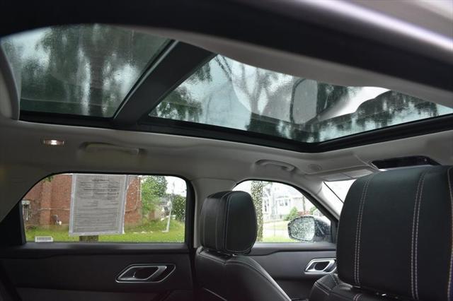 Photo of 2022 Fuji White Land Rover Range Rover Velar