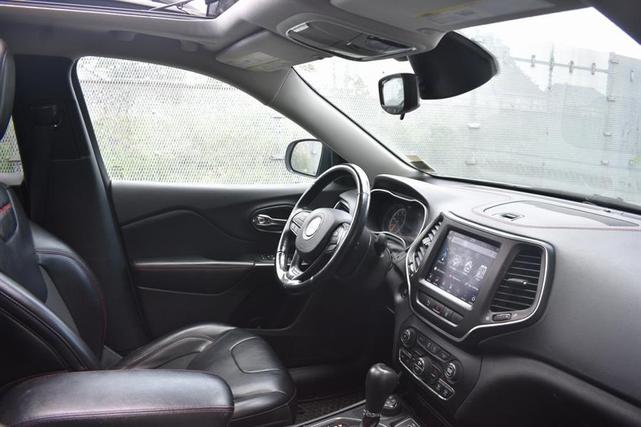 Photo of 2021 Bright White Clearcoat Jeep Cherokee