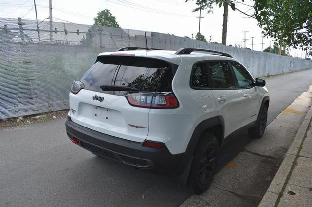 Photo of 2021 Bright White Clearcoat Jeep Cherokee