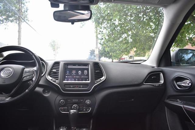 Photo of 2021 Bright White Clearcoat Jeep Cherokee