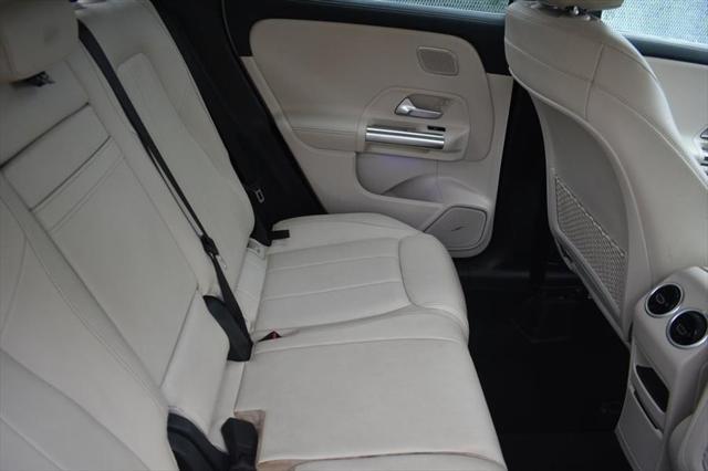 Photo of 2021 Polar White Mercedes-Benz GLA 250