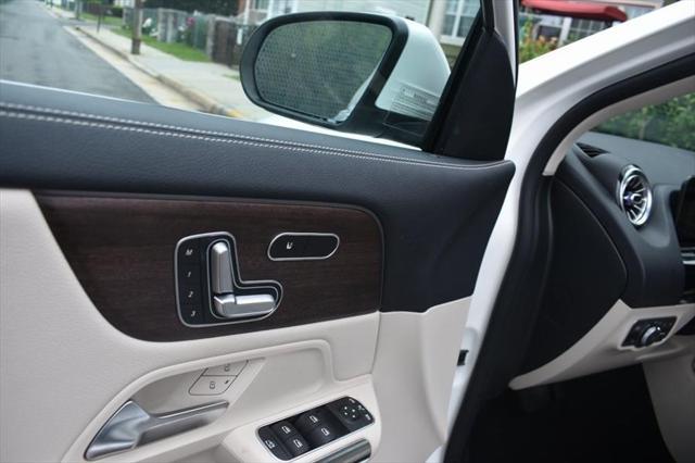 Photo of 2021 Polar White Mercedes-Benz GLA 250