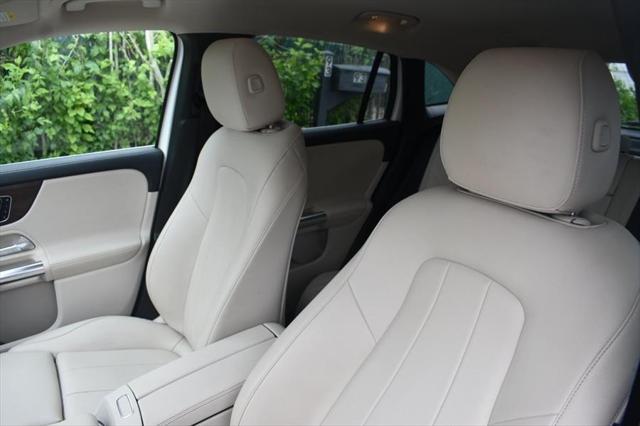 Photo of 2021 Polar White Mercedes-Benz GLA 250