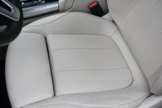 Photo of 2021 Polar White Mercedes-Benz GLA 250