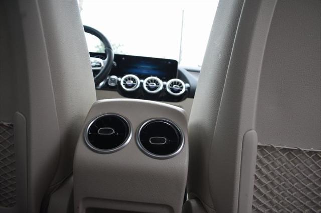 Photo of 2021 Polar White Mercedes-Benz GLA 250