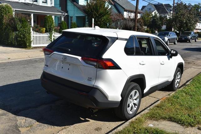 Photo of 2024 Ice Cap Toyota RAV4