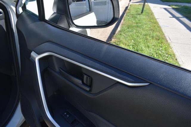 Photo of 2024 Ice Cap Toyota RAV4