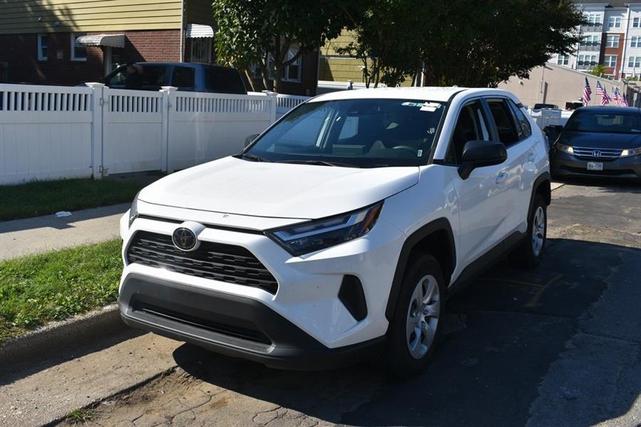 Photo of 2024 Ice Cap Toyota RAV4