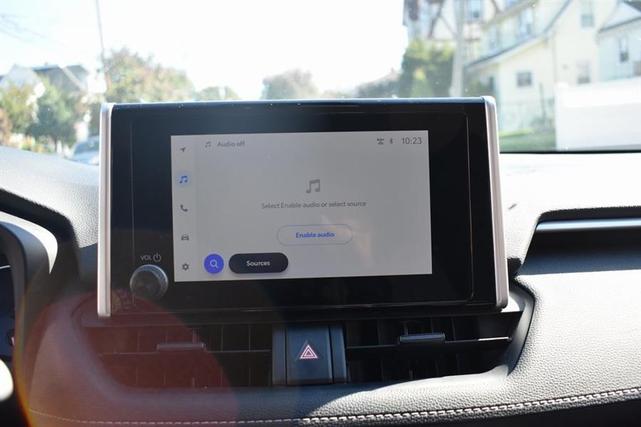Photo of 2024 Ice Cap Toyota RAV4