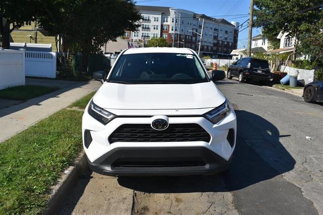 Photo of 2024 Ice Cap Toyota RAV4