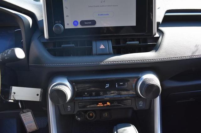 Photo of 2024 Ice Cap Toyota RAV4