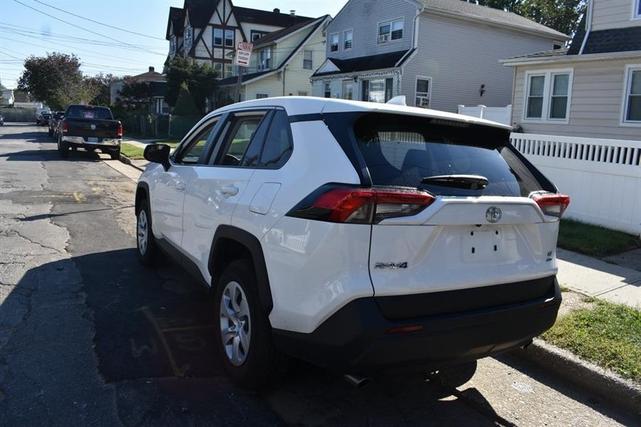 Photo of 2024 Ice Cap Toyota RAV4