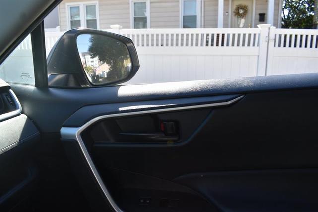 Photo of 2024 Ice Cap Toyota RAV4