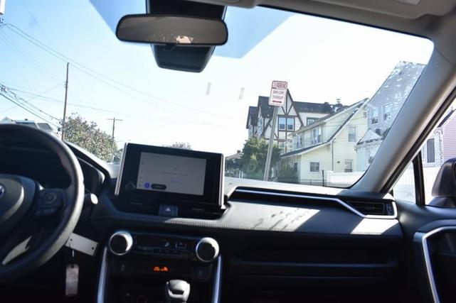Photo of 2024 Ice Cap Toyota RAV4