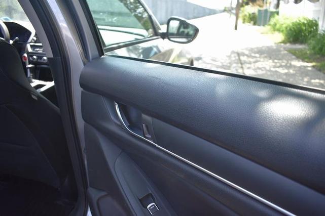 Photo of 2018 Lunar Silver Metallic Honda Accord
