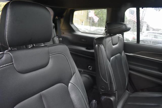 Photo of 2024 Velvet Red Pearlcoat Jeep Grand Cherokee L
