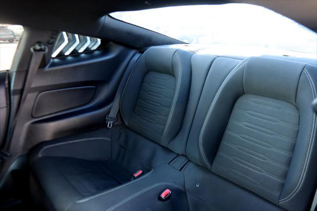 Photo of 2017 Ingot Silver Metallic Ford Mustang