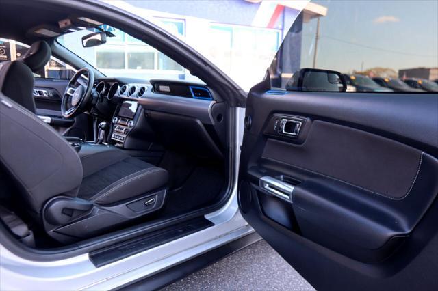 Photo of 2017 Ingot Silver Metallic Ford Mustang