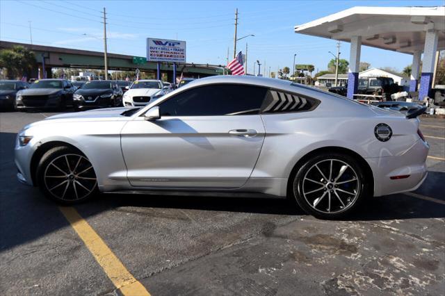 Photo of 2017 Ingot Silver Metallic Ford Mustang