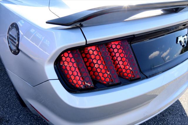 Photo of 2017 Ingot Silver Metallic Ford Mustang