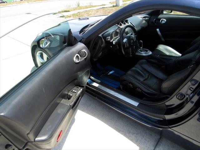 Photo of 2007 Blue Nissan 350Z