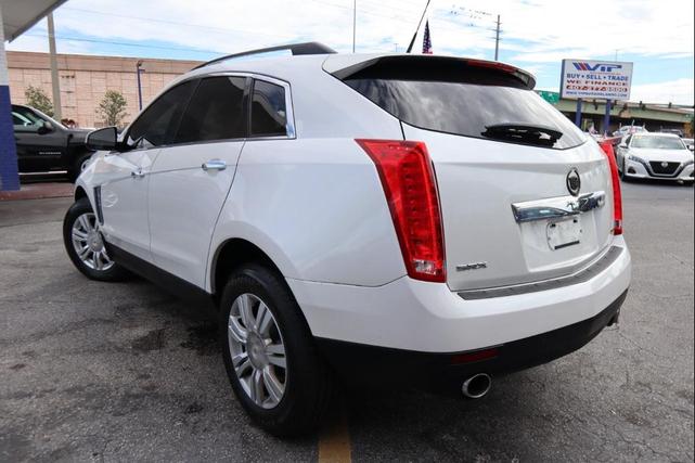 Photo of 2013 White Cadillac SRX