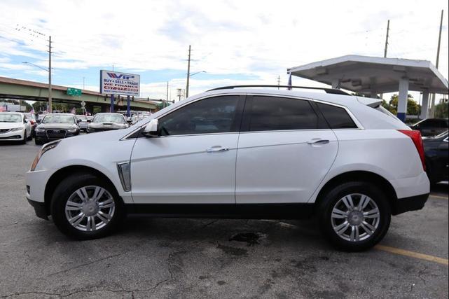 Photo of 2013 White Cadillac SRX