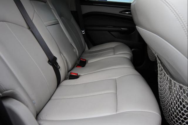 Photo of 2013 White Cadillac SRX