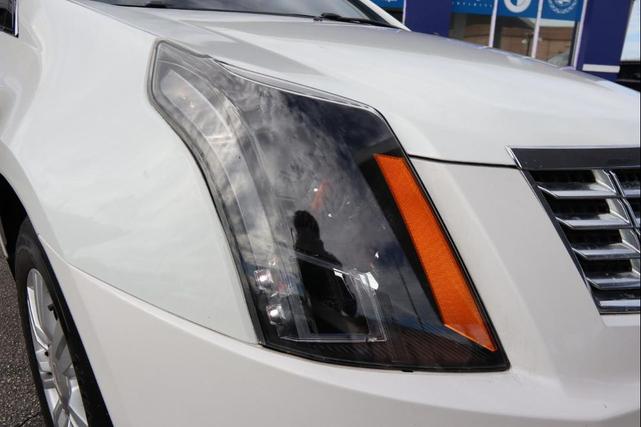 Photo of 2013 White Cadillac SRX