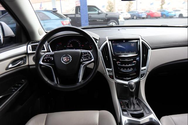 Photo of 2013 White Cadillac SRX