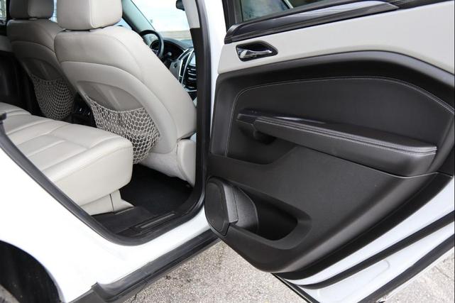 Photo of 2013 White Cadillac SRX