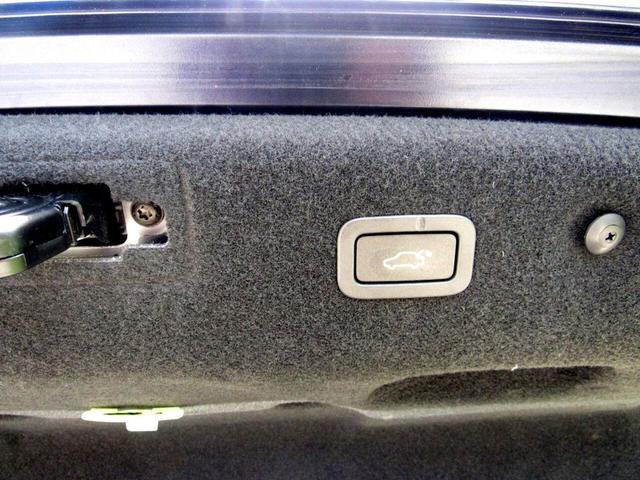 Photo of 2017 Blue Jaguar XF