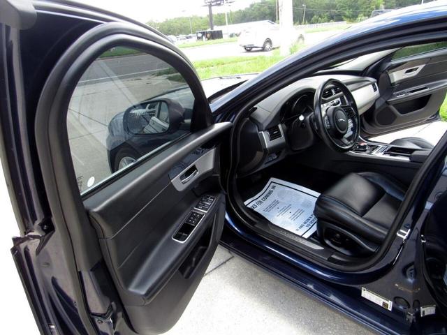 Photo of 2017 Blue Jaguar XF