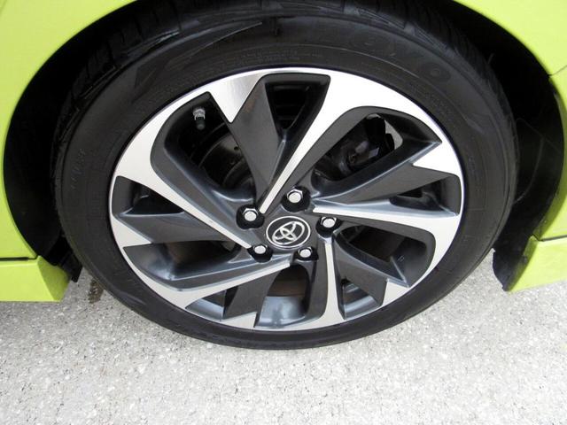 Photo of 2017 Green Toyota Corolla iM