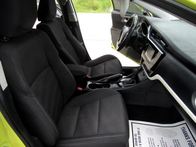 Photo of 2017 Green Toyota Corolla iM